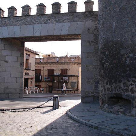 Posada De Peregrinos Toledo Esterno foto