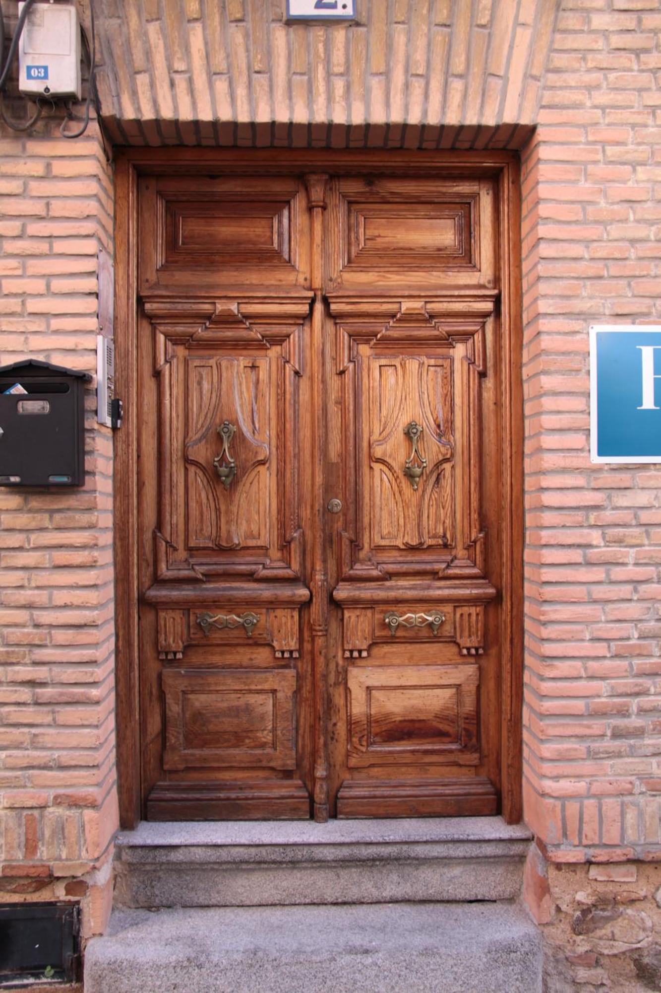 Posada De Peregrinos Toledo Esterno foto